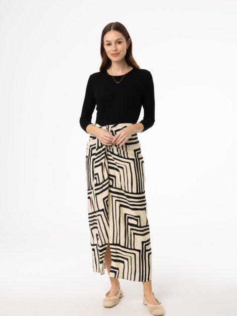 BlackGeometricPrintedDrapedSkirt-2.jpg