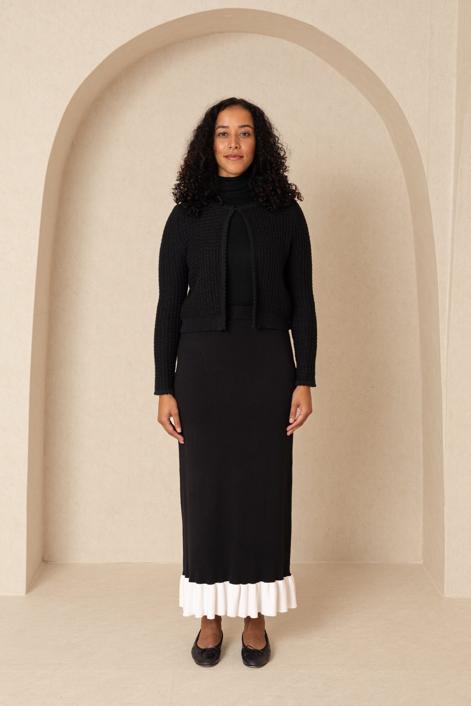 Black and Cream Knit Ruffle Skirt - Image 2