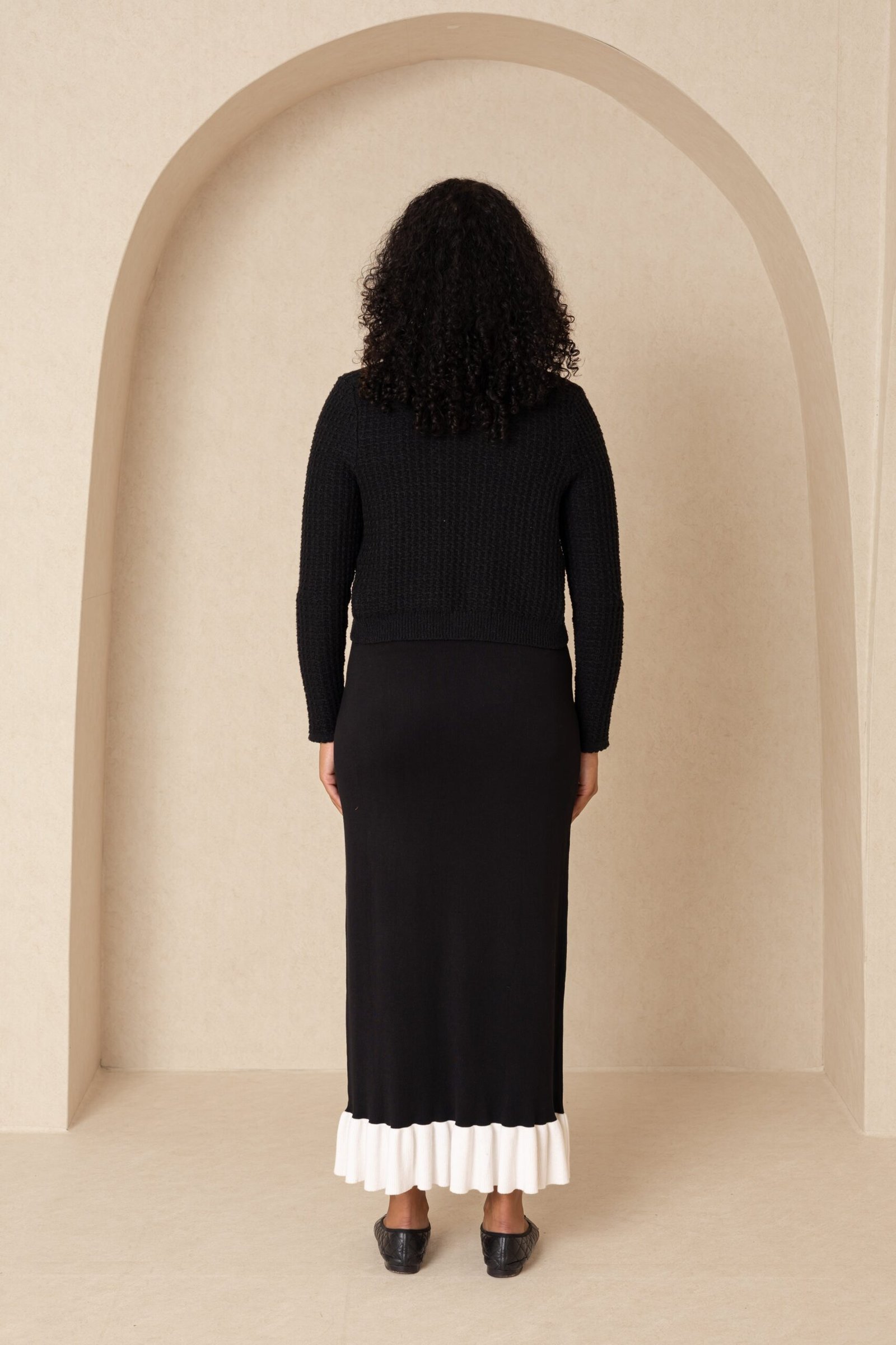 Black and Cream Knit Ruffle Skirt - Image 4